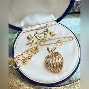 Vintage gold tone brooch lot
